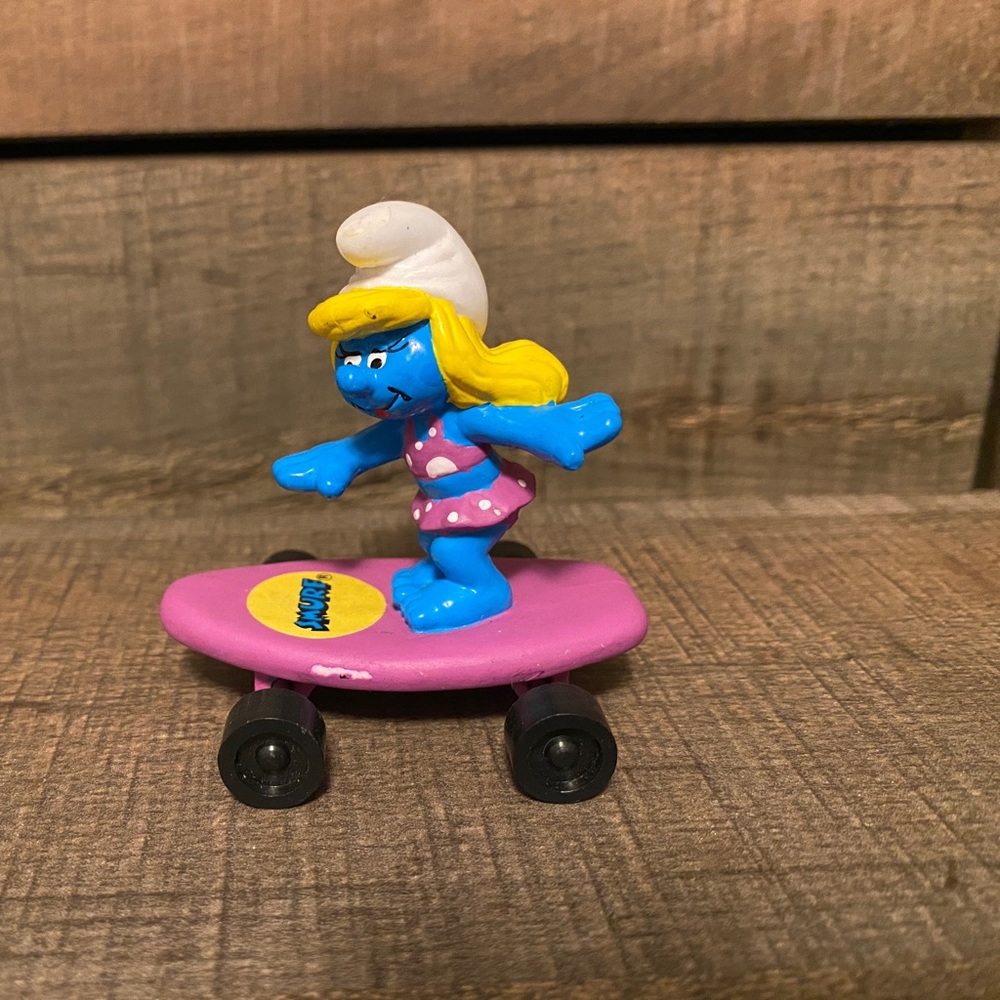 Vintage Hardee's Toy - Applause - Smurfs - Smurfette on Purple Skateboard